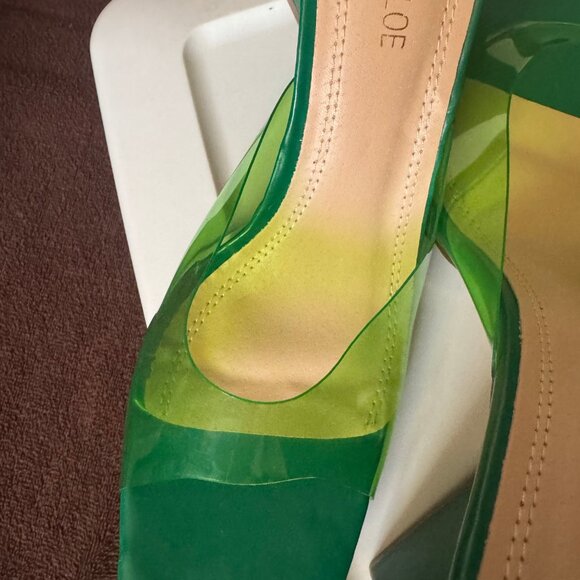 Classy Chase & Chloe slip ons - Picture 2 of 5